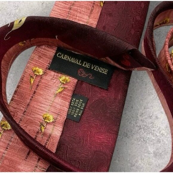 CARNAVAL DE VENISE Silk Tie ITALY Burgundy Salmon Floral Logo W:4" EUC - Picture 3 of 6